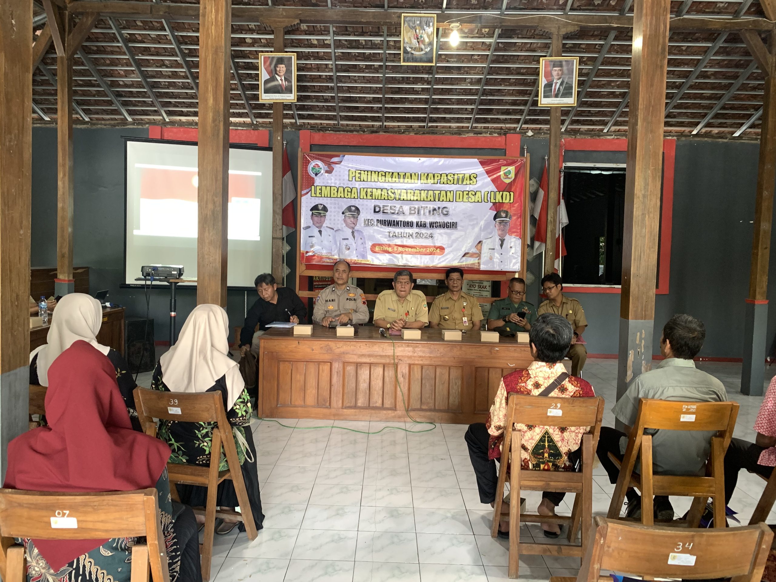 Tingkatkan Sinergisitas, Pemerintah Desa Biting Adakan Bimtek Lembaga Desa